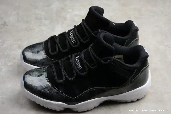 Official Maikesneakers 